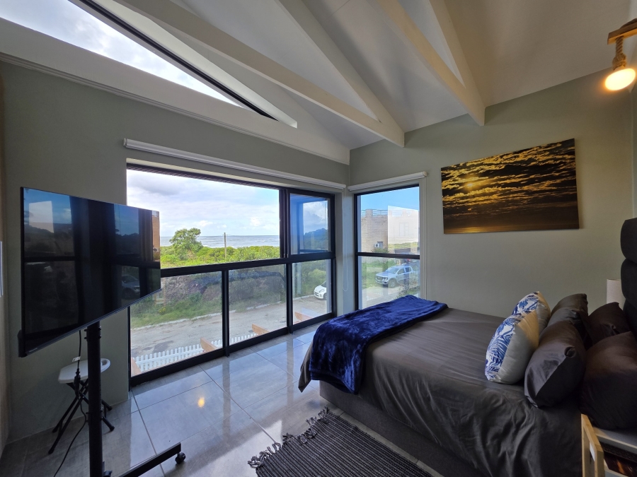 4 Bedroom Property for Sale in Paradise Beach Eastern Cape